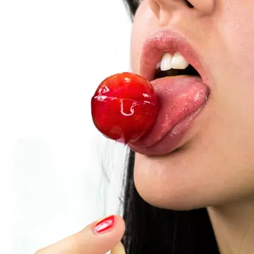 Sex oral: Învaţă cum să-i faci un "hummer"