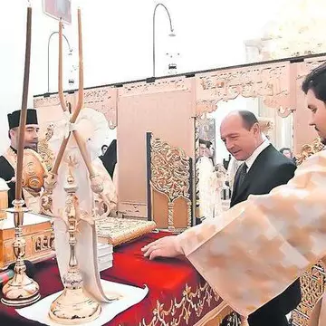 Te-ai fi gândit la aşa ceva? Află ce a făcut Băsescu, în weekend, la Cotroceni  