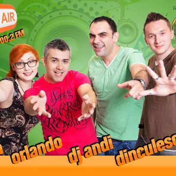 Ascultă imnul elevilor care au luat bacul: Orlando - "Eu bacul l-am luat"