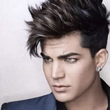 Adam Lambert va apărea în serialul “Pretty Little Liars” 