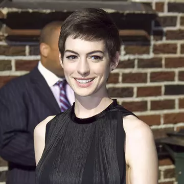 Anne Hathaway este insărcinată