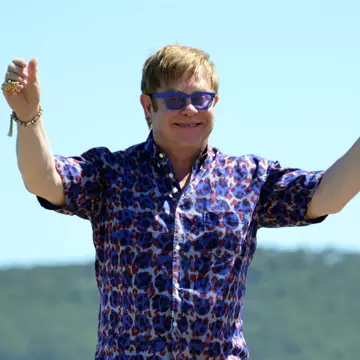 Elton John şi soţul său vor deveni părinţi din nou