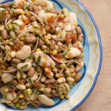 Salată de fasole