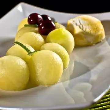 Reţetă raw: Îngheţată de vanilie cu pepene galben fără foc