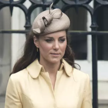 Ducesa Kate, din nou foarte elegantă. Vezi ce a purtat ieri!