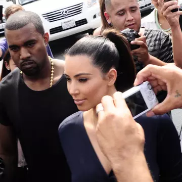 Care e secretul tenului lipsit de imperfecţiuni al lui Kim Kardashian? Noi am aflat!