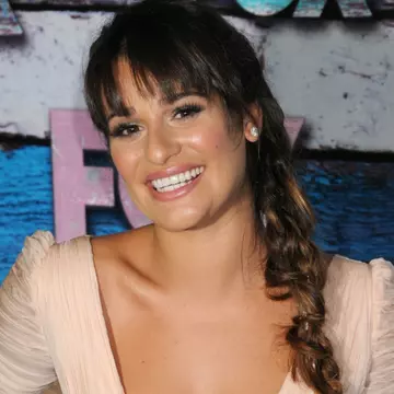 Lea Michele, incredibil de frumoasă într-o rochie nude