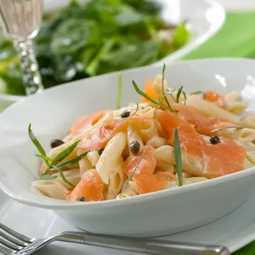 Paste cu peşte şi legume