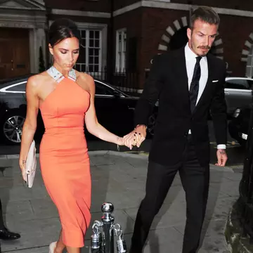 Foto: Victoria Beckham îşi face singură reclamă: uite ce bine îi stă în propria creaţie