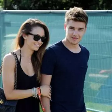 Băieţii de la One Direction şi-au dus iubitele la un festival muzical!