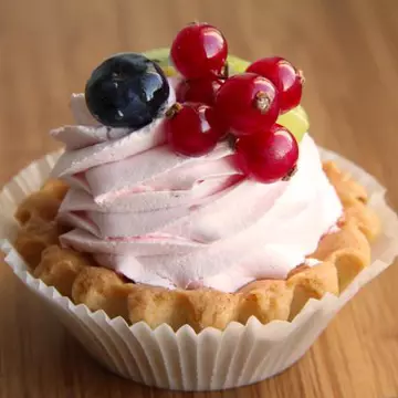 Reţete raw: Brioşe cu fructe de pădure fără foc