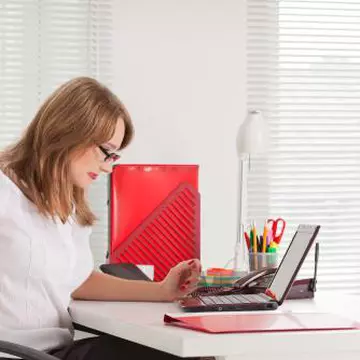 Carieră: 3 motive pentru care ai nevoie de documente online
