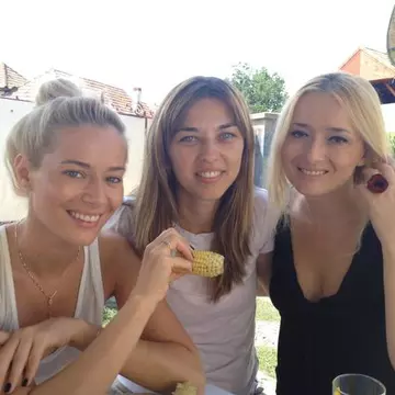 Laura Cosoi, încântată de ştiulete! uite ce imagine a pus pe Facebook