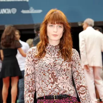Pantaloni şi bluză, ambele cu print complicat. Ai purta aşa ceva?