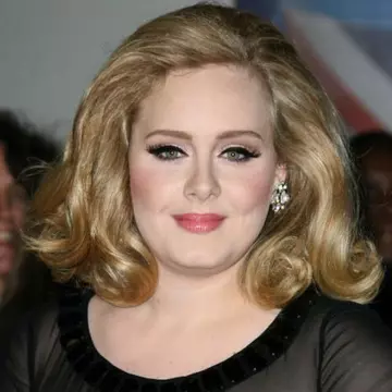 Adele dă o mână de ajutor femeilor cu forme
