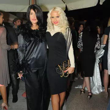 Vezi ce vedete s-au întâlnit la o seară de fashion