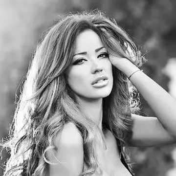 Bianca Drăguşanu, super hot de când e single