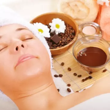 4 trucuri de frumuseţe cu zaţ de cafea