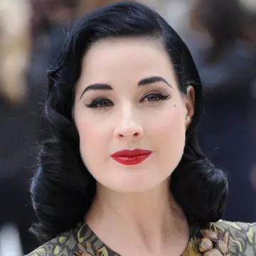 Dita Von Teese: Nu mă îmbrac la modă, am stilul meu