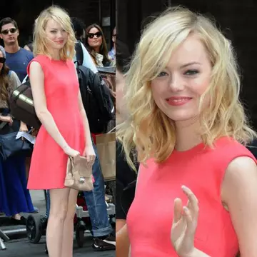 Ce culoare superbă! Emma Stone, la prezentarea de modă Calvin Klein