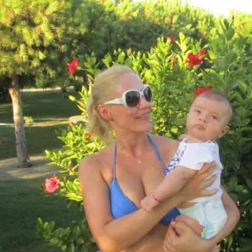 Gabi Firea, așa cum NU ai mai VĂZUT-O! Ce bine arată în COSTUM de BAIE! 