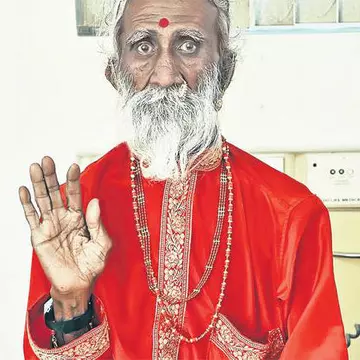 Chiar e pe bune! Indianul ăsta n-a mâncat nimic timp de 71 de ani!  