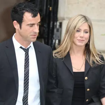 Jennifer Aniston se căsătoreşte în decembrie