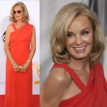 Premiile Emmy 2012: Îţi vine să crezi că are 63 de ani?