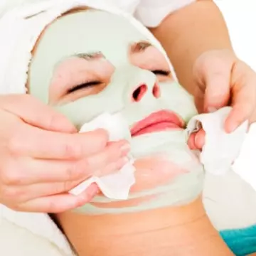 5 măşti naturale care îţi redau frumuseţea tenului