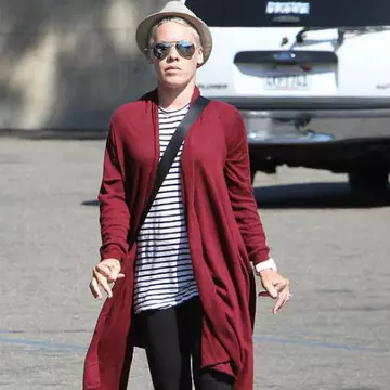 Tendinţe toamna 2012: Cum să porţi cardiganele lungi