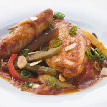 PUI CU SOS ȘI LEGUME