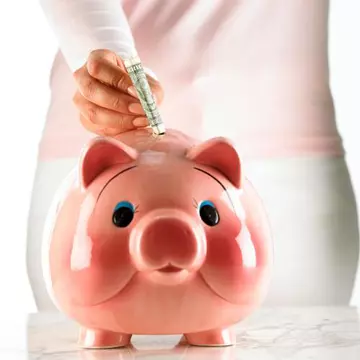 Banii tăi: 4 metode inedite prin care economiseşti bani rapid