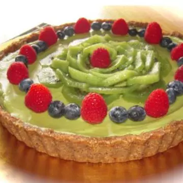 Reţete raw: Tartă cu kiwi şi cocos fără foc