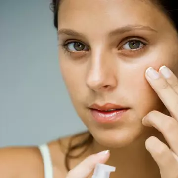 Frumuseţe: Patru mituri despre un ten perfect