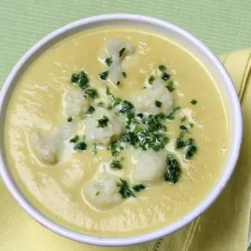 REŢETE: Supă cremă de conopidă