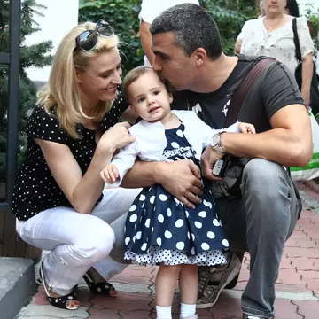 Editorial: Monica Davidescu, demonstrează că frumuseţea naturală chiar se poartă