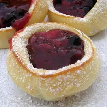 Reţete desert: Gogoşi germane umplute cu dulceaţă de fructe
