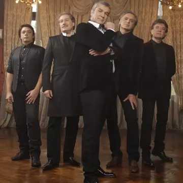 Ascultă noul single Holograf, “Dacă noi ne iubim”!