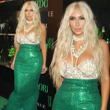 Poze: Kim Kardashian, sirenă blondă de Halloween