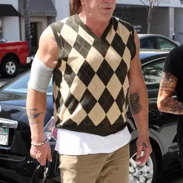 FOTO: Mickey Rourke şi-a schimbat iar look-ul. Nu-i aşa că arată ciudat?