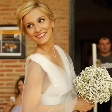 Trei vedete din România, superbe în ziua nunţii. Care îţi place mai mult?