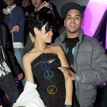 Rihanna vrea să se marite cu Chris Brown