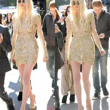 Rochie superbă, look oribil. Ce e în neregulă cu această vedetă?