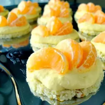 DESERT RAW: Tarte cu mandarine şi cremă de ghimbir fără foc, de post