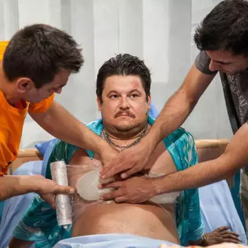 Poze: Mihai Bobonete îşi pune silicoane