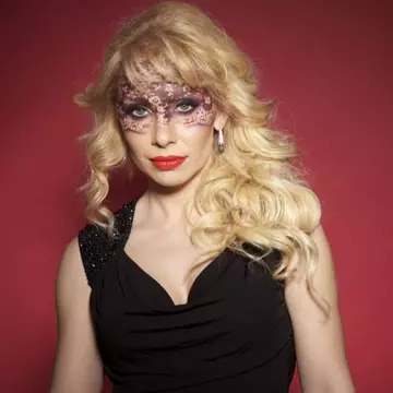 Interviu: Sylvie vorbeşte despre viaţa ei sentimentală 