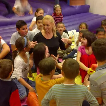Vica Blochina, mamă de suflet pentru 60 de copii fără părinți