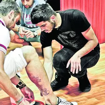 Cătălin Botezatu este blindat de simboluri împotriva energiilor negative: De cine te temi, Bote?