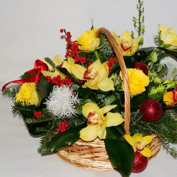 Aranjamente florale pentru un Crăciun plin de viaţă şi culoare