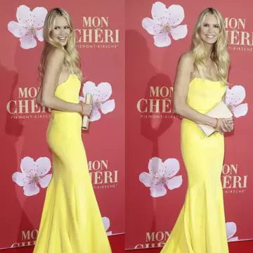 Îţi vine să crezi că are 49 de ani? Uite cum arată Elle Macpherson!